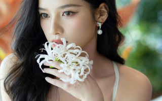 张婧仪夏日里的小白花