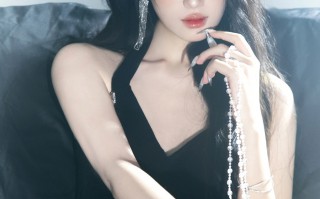 纯欲美女写真，性感与美艳