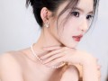 刘些宁纯净底色写真