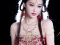 孙怡红纱金缕，步摇琳琅