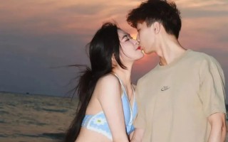 海边情侣10个拍照姿势美炸啦，周末甜蜜走起！