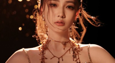徐璐鎏金礼服，化身暗夜女神