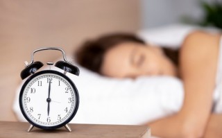 深睡不是越久越好！一夜深睡眠50分钟左右就达标