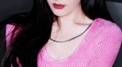 迪丽热巴粉色魅力惊艳写真，明媚丽质，楚楚动人！