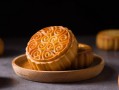 卖不完的月饼都去哪儿了？过期转为饲料收购1吨1500元