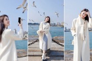 冬日大衣海边拍照｜8个摆姿，把瞬间拍成诗