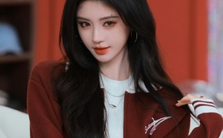 鞠婧祎秒变甜酷猫女郎美貌养眼