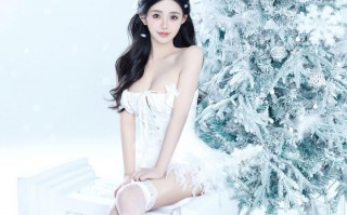 冰雪白皙圣诞美女写真