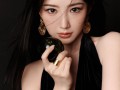毛晓彤，黑系绝美写真