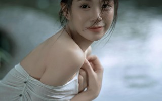 清冷破碎感 ，松弛感美女写真