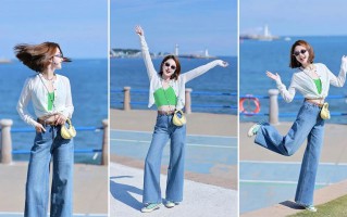 白开衫配阔腿裤｜海边拍照，8 个姿势教你秒变氛围感女主