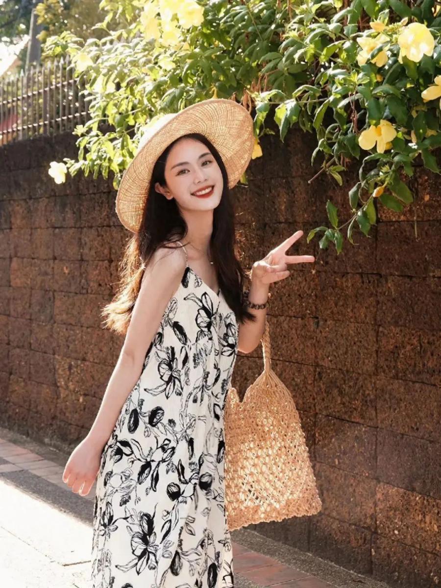 8个优雅摆姿技巧,轻松拍出高、美、自然裙装全身照-第2张图片-风享汇 8个优雅摆姿技巧,轻松拍出高、美、自然裙装全身照-第2张图片-风享汇