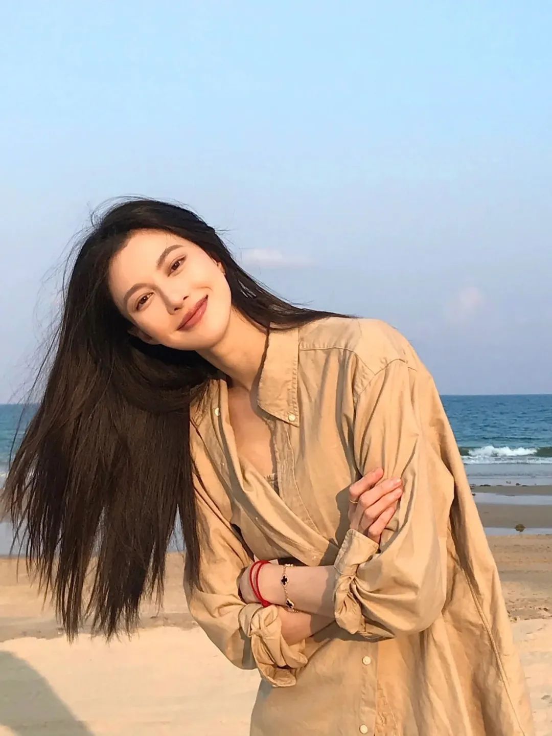 海岛拍照姿势指南:定格专属你的浪漫风情-第6张图片-风享汇 海岛拍照姿势指南:定格专属你的浪漫风情-第6张图片-风享汇
