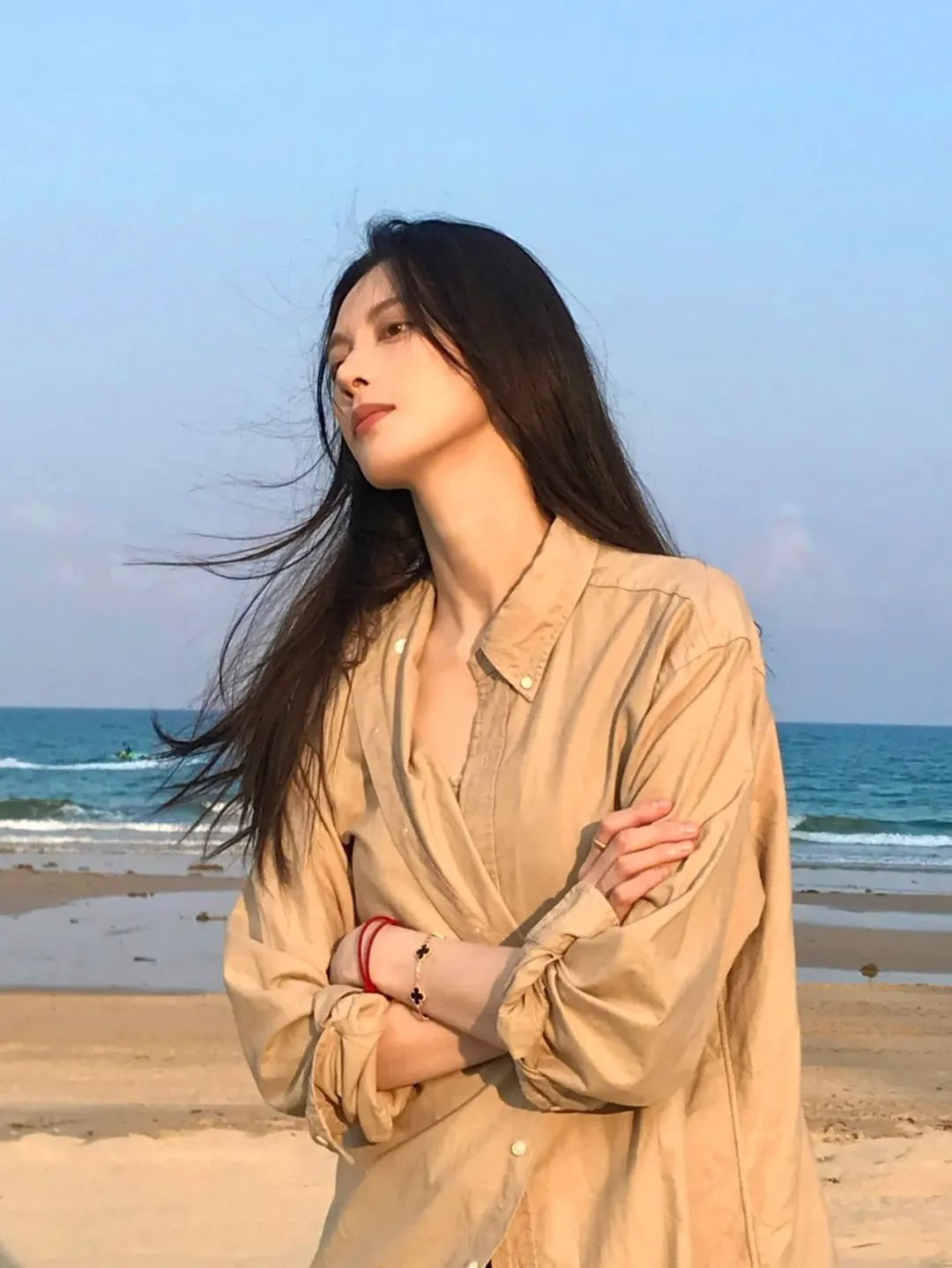 海岛拍照姿势指南:定格专属你的浪漫风情-第4张图片-风享汇 海岛拍照姿势指南:定格专属你的浪漫风情-第4张图片-风享汇