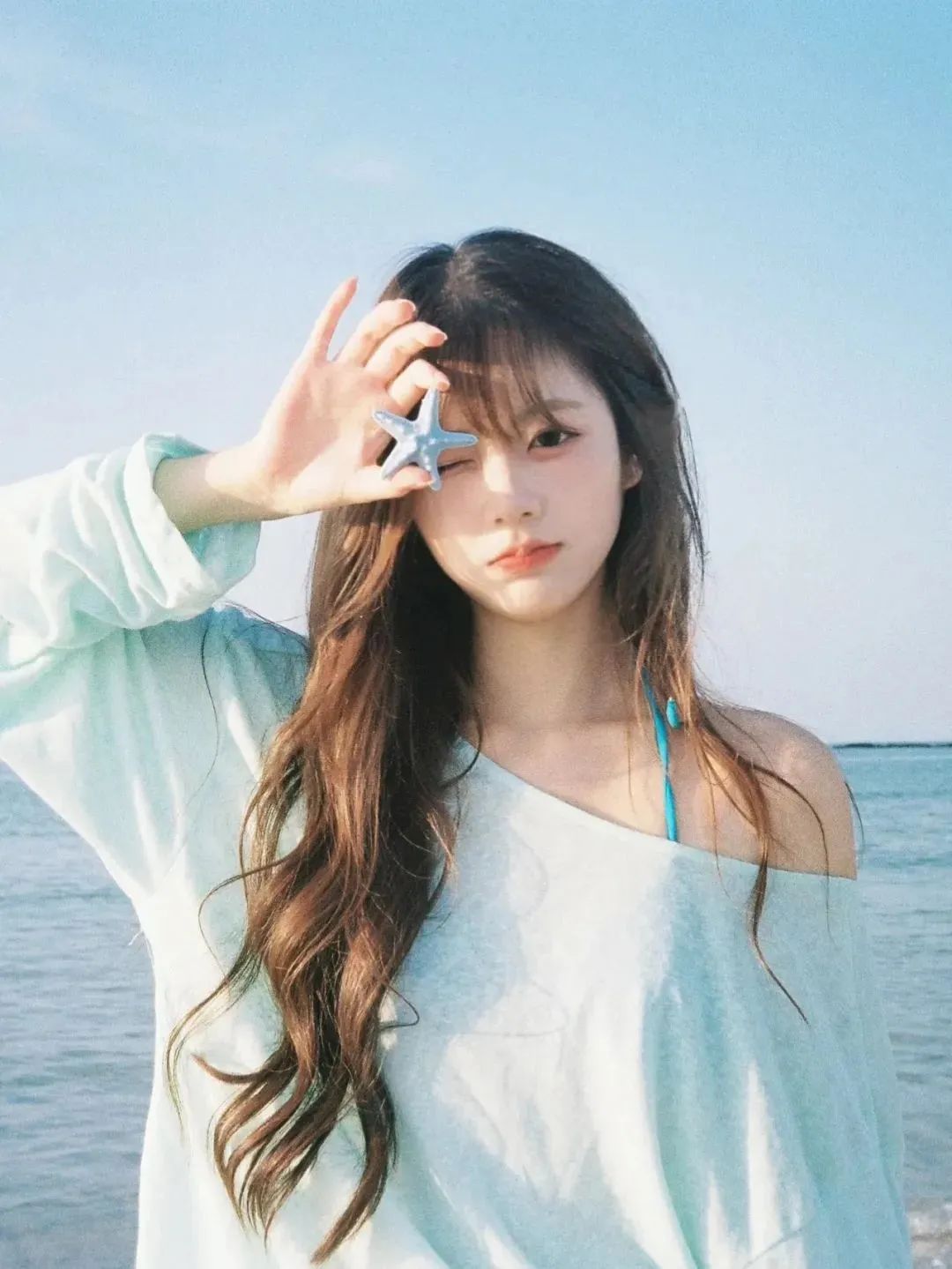 海边拍照姿势大集合,氛围感美照等你来解锁-第7张图片-风享汇 海边拍照姿势大集合,氛围感美照等你来解锁-第7张图片-风享汇