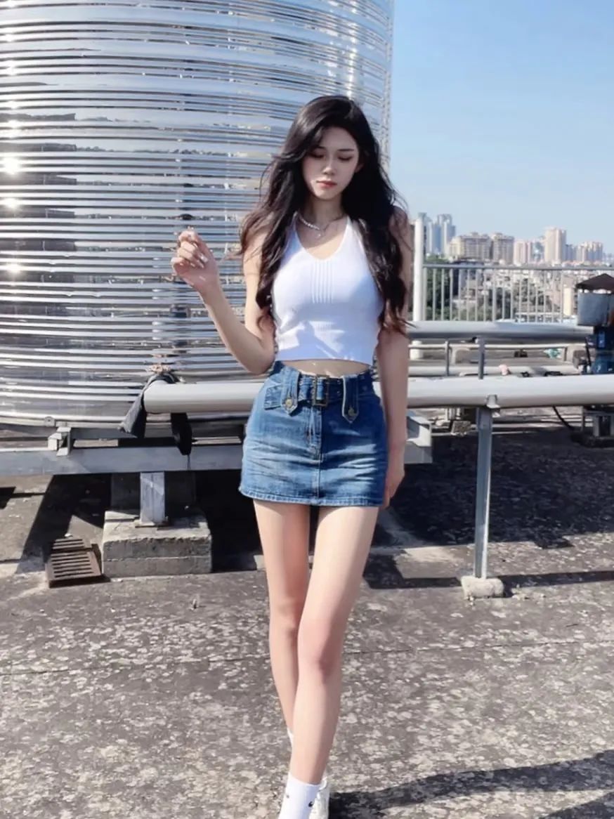 吊带牛仔短裙怎么拍出片?7个拍照姿势,干货满满-第3张图片-风享汇 吊带牛仔短裙怎么拍出片?7个拍照姿势,干货满满-第3张图片-风享汇