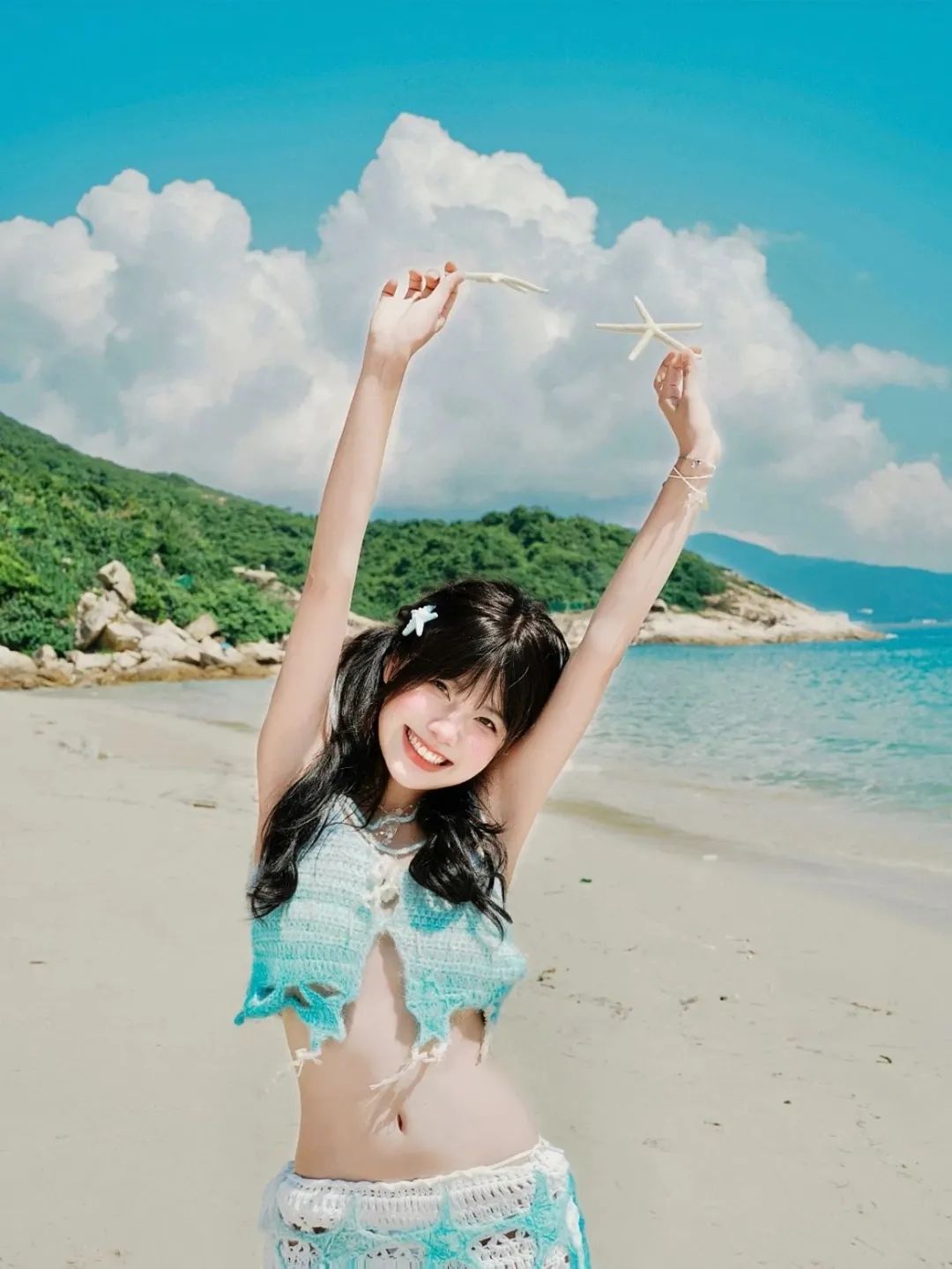 夏日海边拍照!6个简单姿势轻松拍出氛围感大片-第4张图片-风享汇 夏日海边拍照!6个简单姿势轻松拍出氛围感大片-第4张图片-风享汇