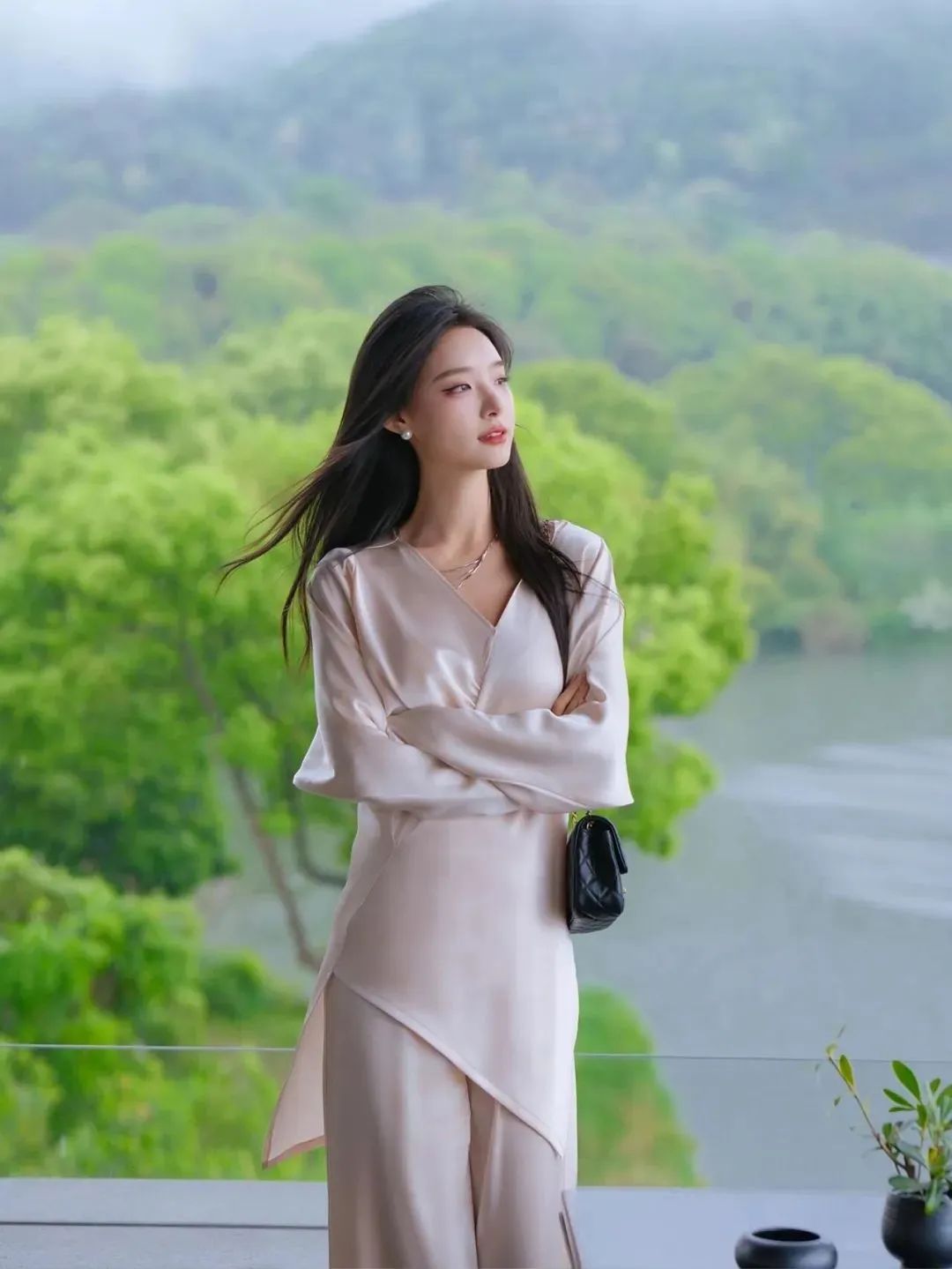 8个姿势,让你镜头前秒变自信小仙女-第4张图片-风享汇 8个姿势,让你镜头前秒变自信小仙女-第4张图片-风享汇