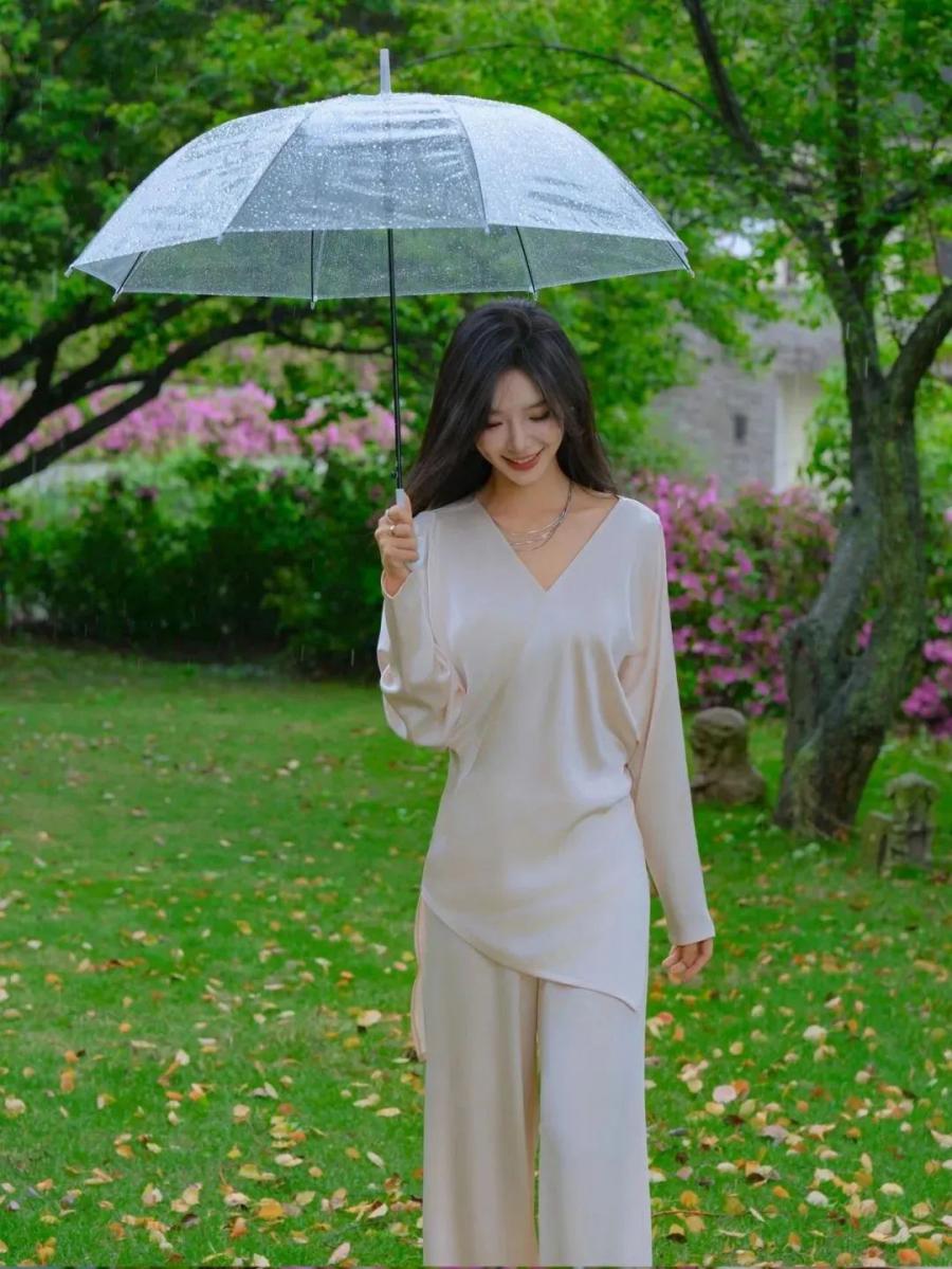 8个姿势,让你镜头前秒变自信小仙女-第7张图片-风享汇 8个姿势,让你镜头前秒变自信小仙女-第7张图片-风享汇