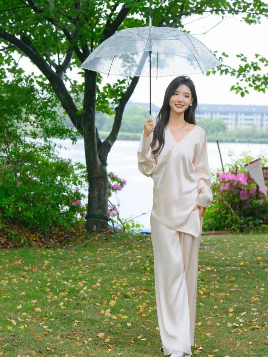 8个姿势,让你镜头前秒变自信小仙女-第8张图片-风享汇 8个姿势,让你镜头前秒变自信小仙女-第8张图片-风享汇