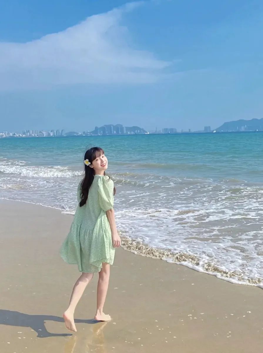 海边拍照6个实用姿势技巧,助你拍出绝美海边大片-第2张图片-风享汇 海边拍照6个实用姿势技巧,助你拍出绝美海边大片-第2张图片-风享汇