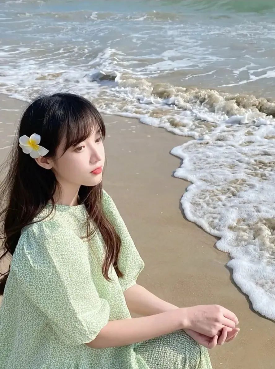 海边拍照6个实用姿势技巧,助你拍出绝美海边大片-第5张图片-风享汇 海边拍照6个实用姿势技巧,助你拍出绝美海边大片-第5张图片-风享汇