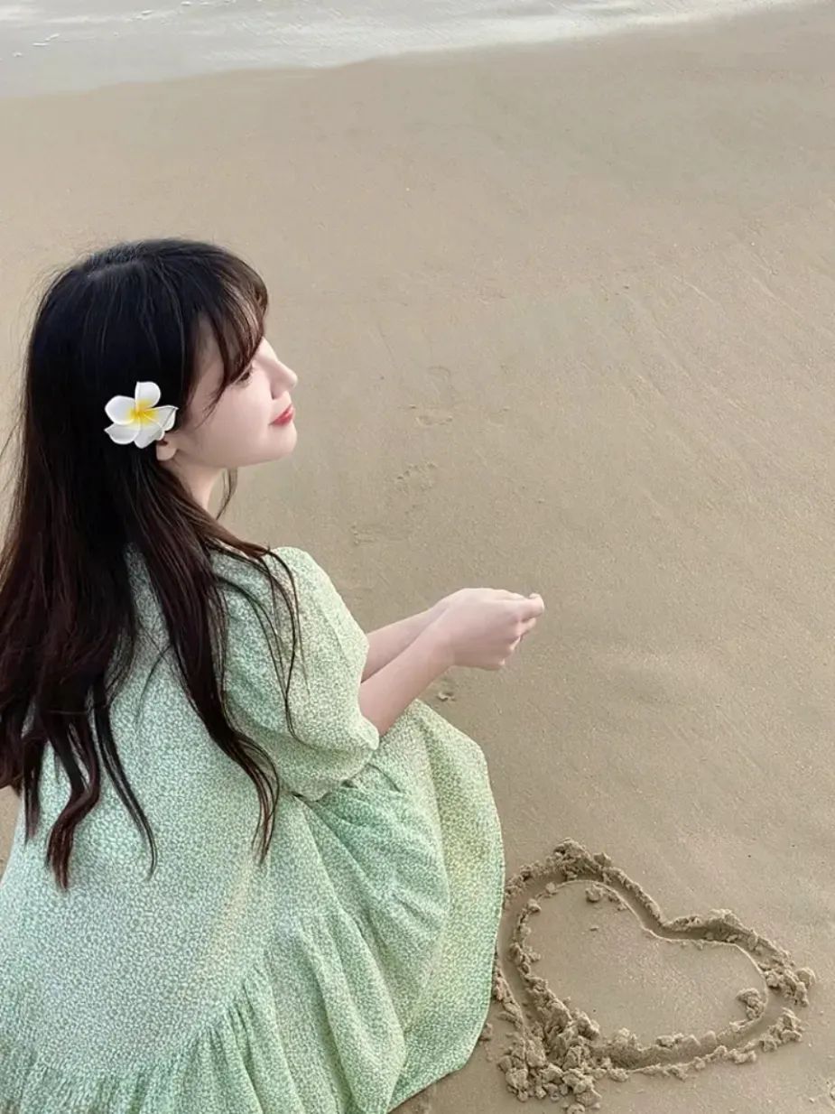 海边拍照6个实用姿势技巧,助你拍出绝美海边大片-第6张图片-风享汇 海边拍照6个实用姿势技巧,助你拍出绝美海边大片-第6张图片-风享汇