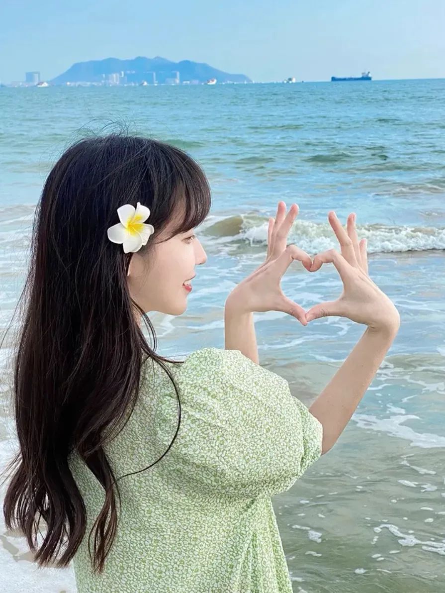 海边拍照6个实用姿势技巧,助你拍出绝美海边大片-第7张图片-风享汇 海边拍照6个实用姿势技巧,助你拍出绝美海边大片-第7张图片-风享汇
