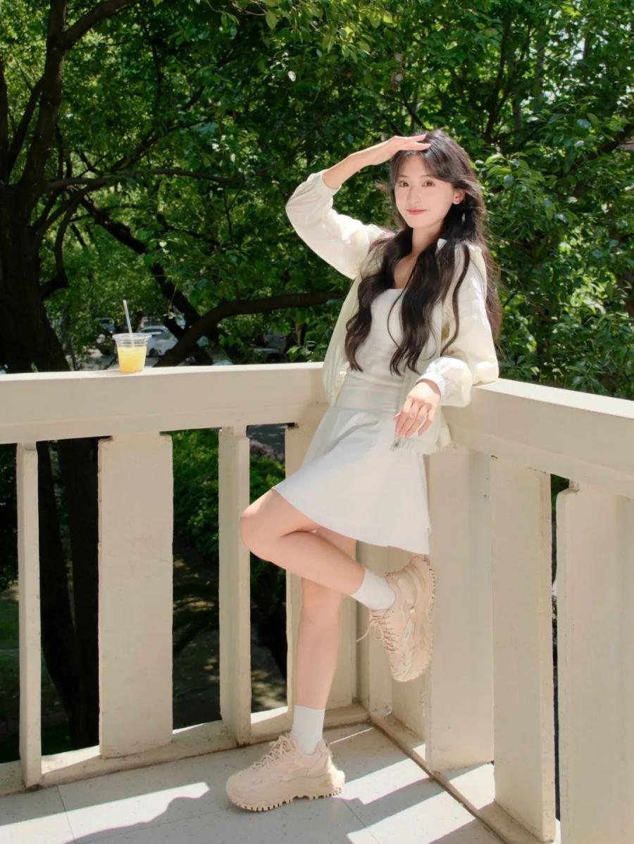 夏日街头10个青春感爆棚的姿势,轻松拍出元气大片!-第11张图片-风享汇 夏日街头10个青春感爆棚的姿势,轻松拍出元气大片!-第11张图片-风享汇