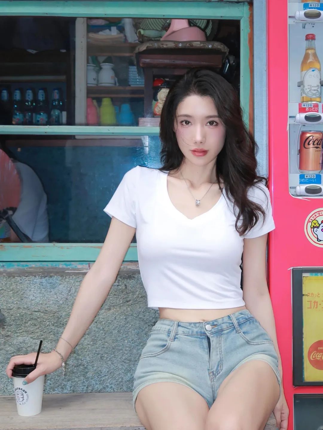 街边拍照姿势大放送,秒变松弛感氛围美人-第2张图片-风享汇 街边拍照姿势大放送,秒变松弛感氛围美人-第2张图片-风享汇