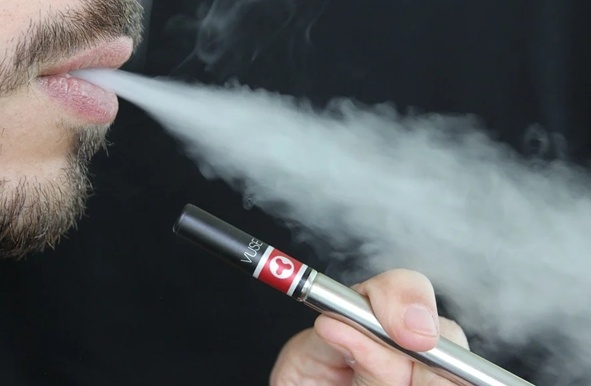 新研究：一次性电子烟比传统香烟毒性更大-第1张图片-风享汇