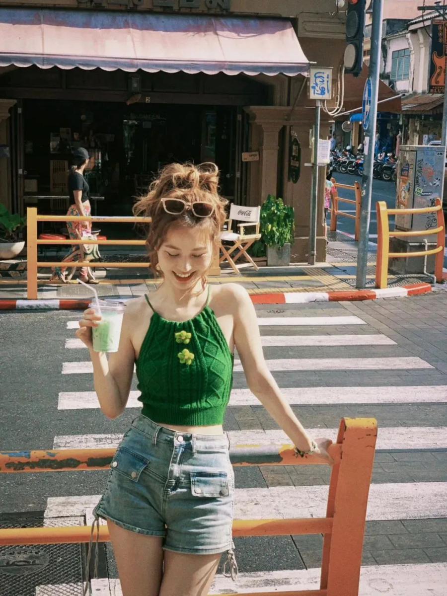 街头拿着奶茶这样拍，秒变氛围感甜酷girl-第5张图片-风享汇
