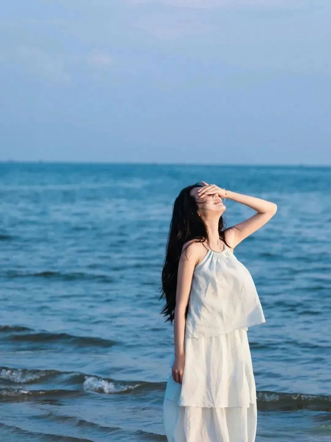 夏日海边拍照大作战,这几个姿势让你秒出片!-第3张图片-风享汇 夏日海边拍照大作战,这几个姿势让你秒出片!-第3张图片-风享汇