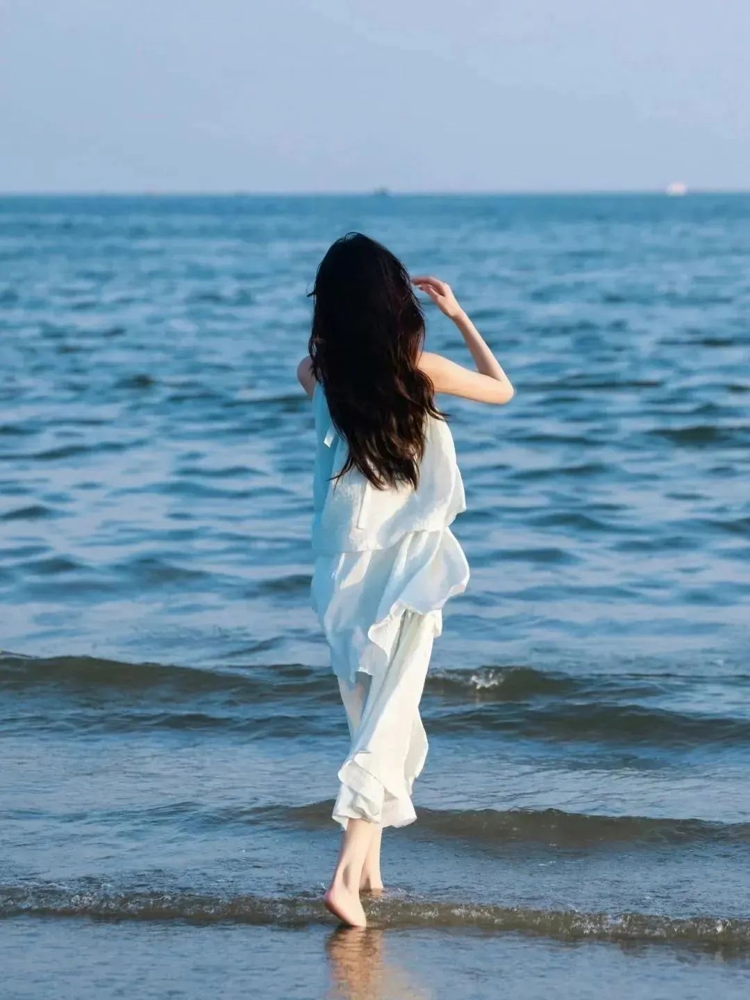 夏日海边拍照大作战,这几个姿势让你秒出片!-第5张图片-风享汇 夏日海边拍照大作战,这几个姿势让你秒出片!-第5张图片-风享汇
