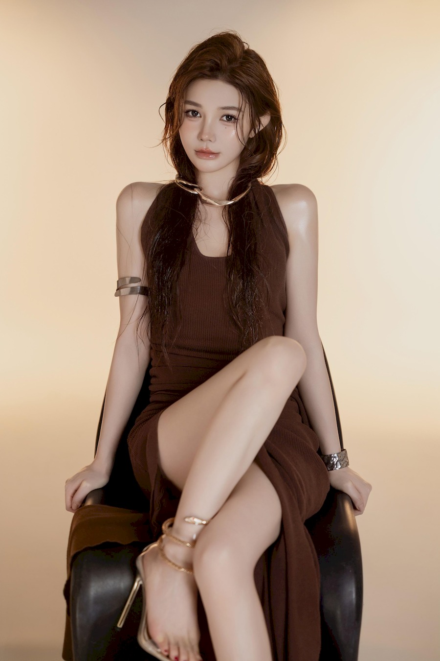 棕调光影，解锁松弛高级感写真-第4张图片-风享汇
