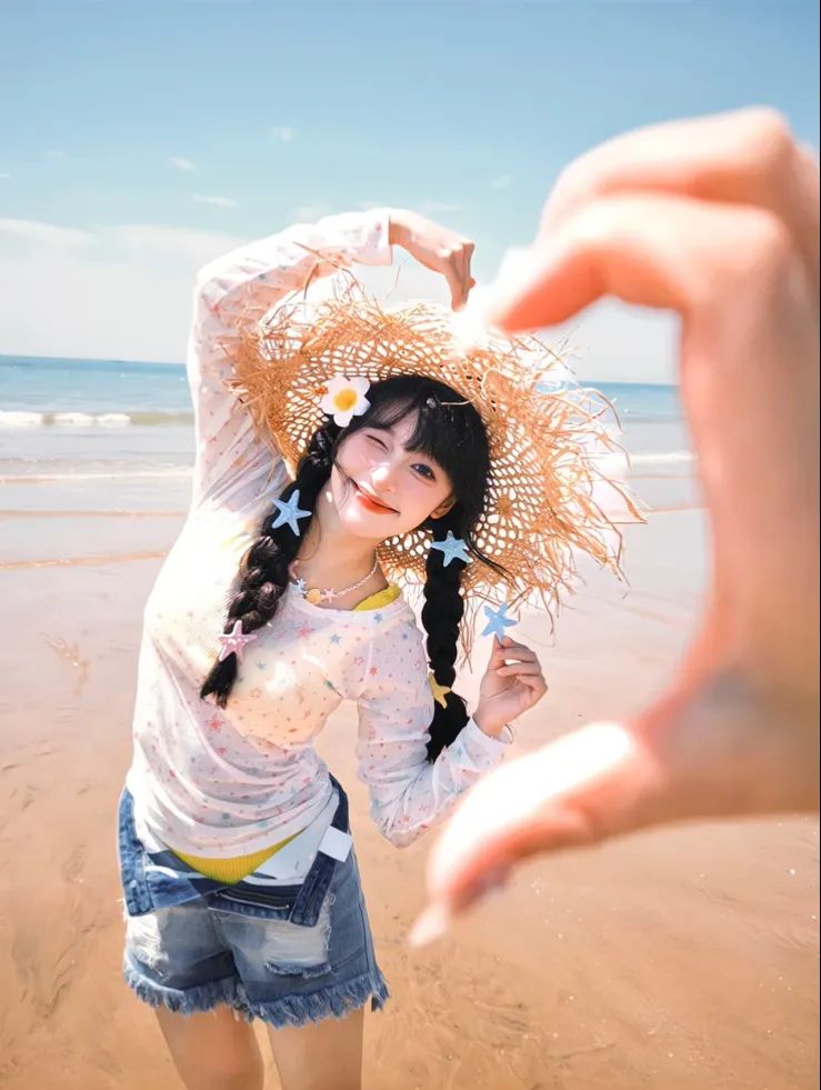 夏日海边必学!7个万能的氛围感拍照姿势-第6张图片-风享汇 夏日海边必学!7个万能的氛围感拍照姿势-第6张图片-风享汇