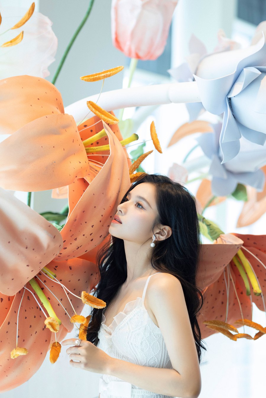 张婧仪夏日里的小白花-第5张图片-风享汇