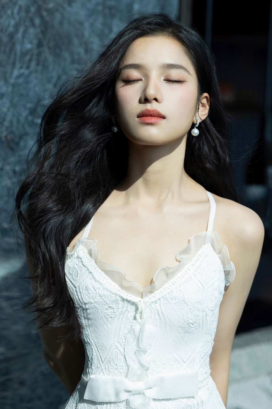 张婧仪夏日里的小白花-第9张图片-风享汇