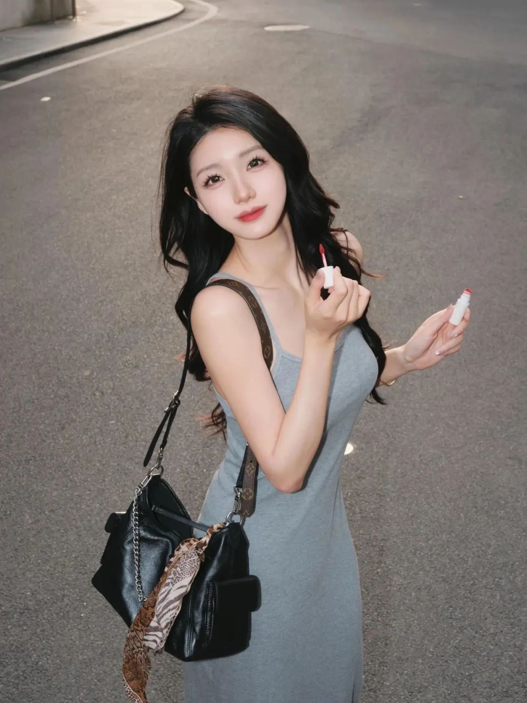 穿上长裙，9个拍照姿势秒变气质女神-第3张图片-风享汇