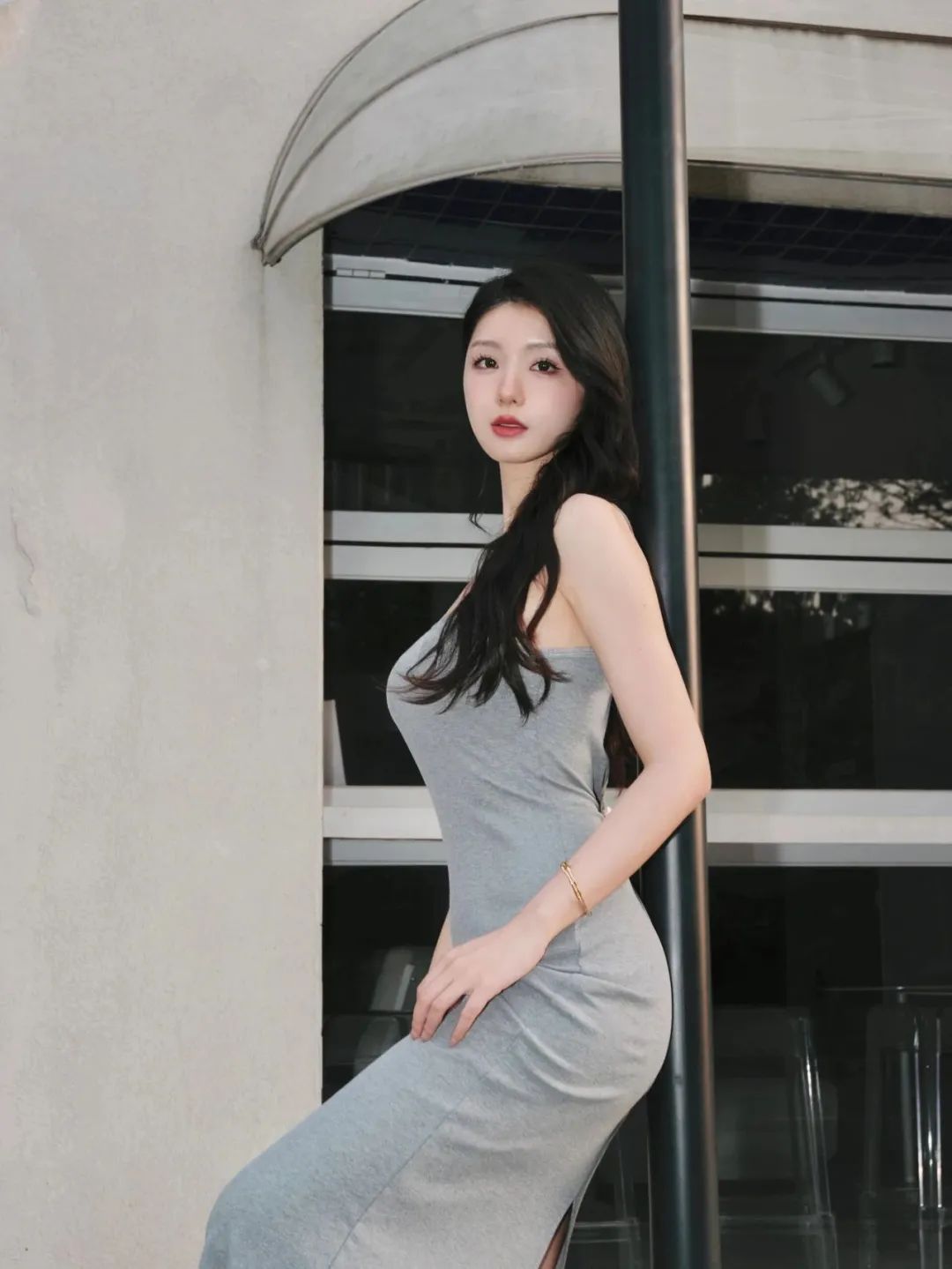 穿上长裙，9个拍照姿势秒变气质女神-第10张图片-风享汇