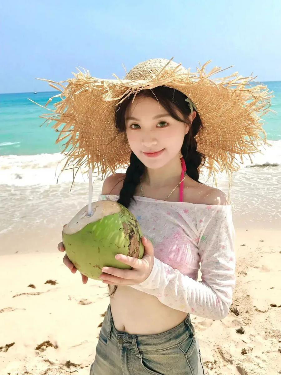 宝子快冲!9个海岛拍照姿势,轻松拿捏度假氛围感-第9张图片-风享汇 宝子快冲!9个海岛拍照姿势,轻松拿捏度假氛围感-第9张图片-风享汇