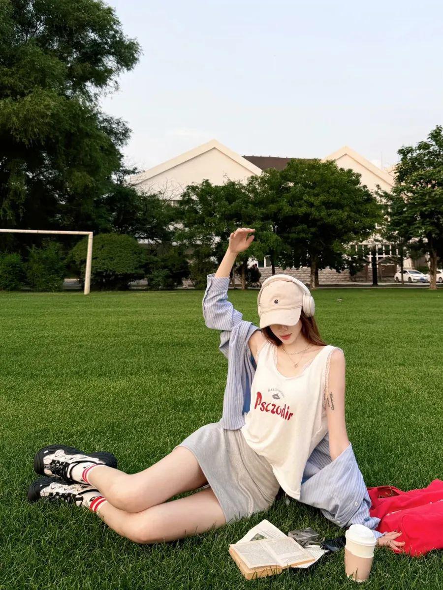 谁说大片必去网红地？草坪也能拍出高级网感！-第5张图片-风享汇