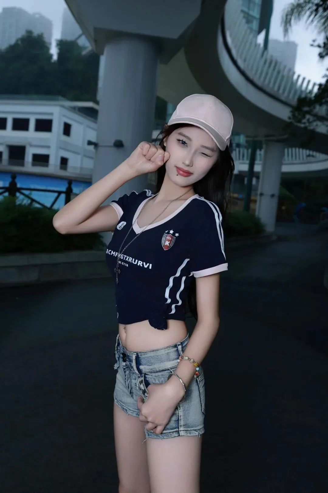 广角拍照秘籍：10 个实用动作，解锁创意大片新姿势-第8张图片-风享汇