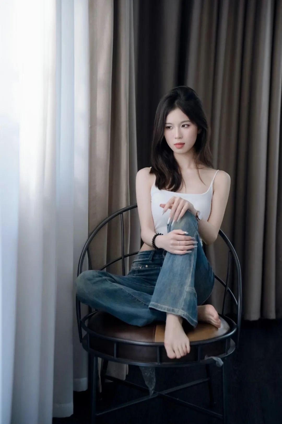 居家拍照攻略，9个姿势美成甜酷小精灵-第6张图片-风享汇