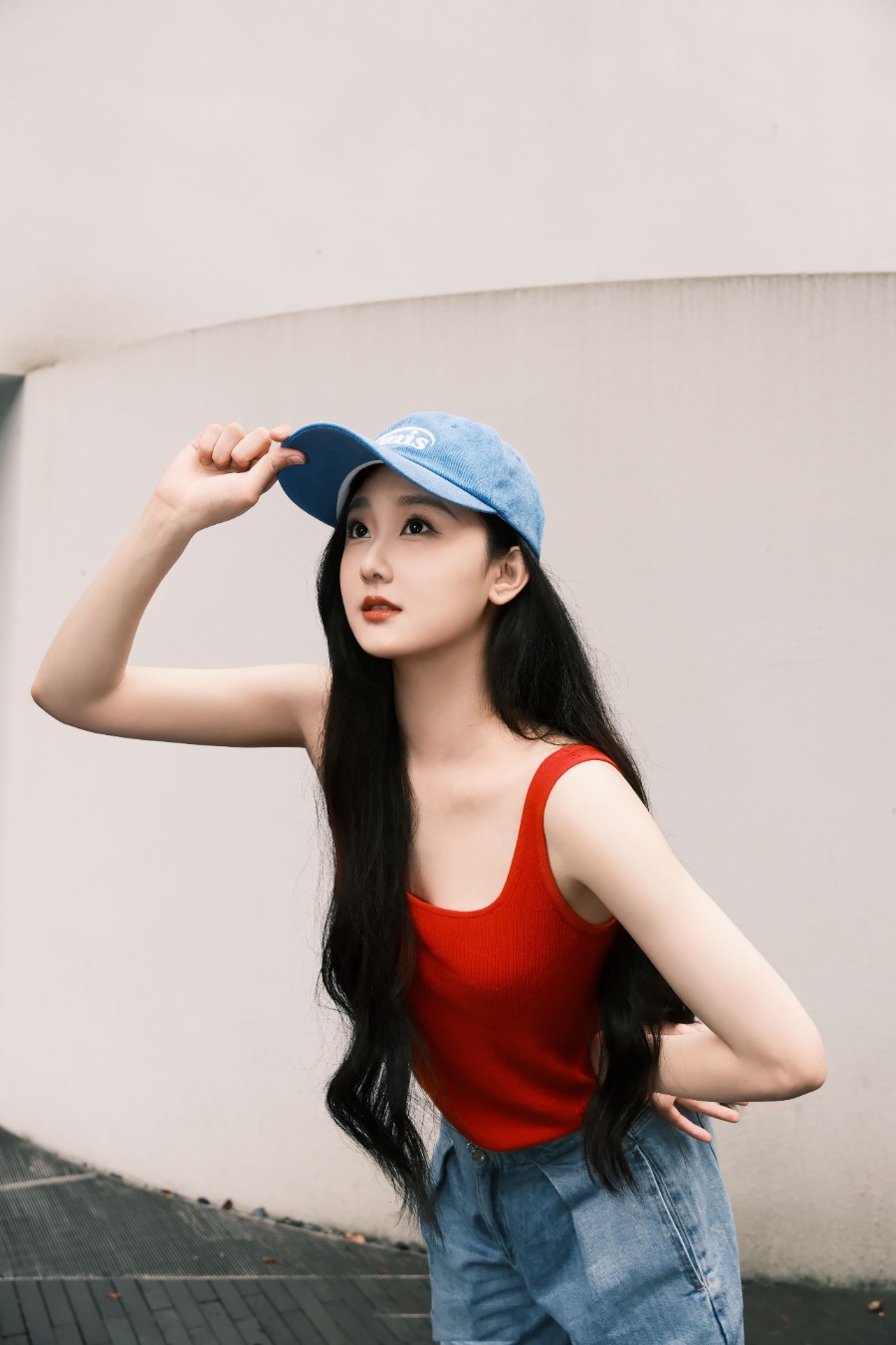 袁雨萱吊带牛仔，活力满格-第6张图片-风享汇