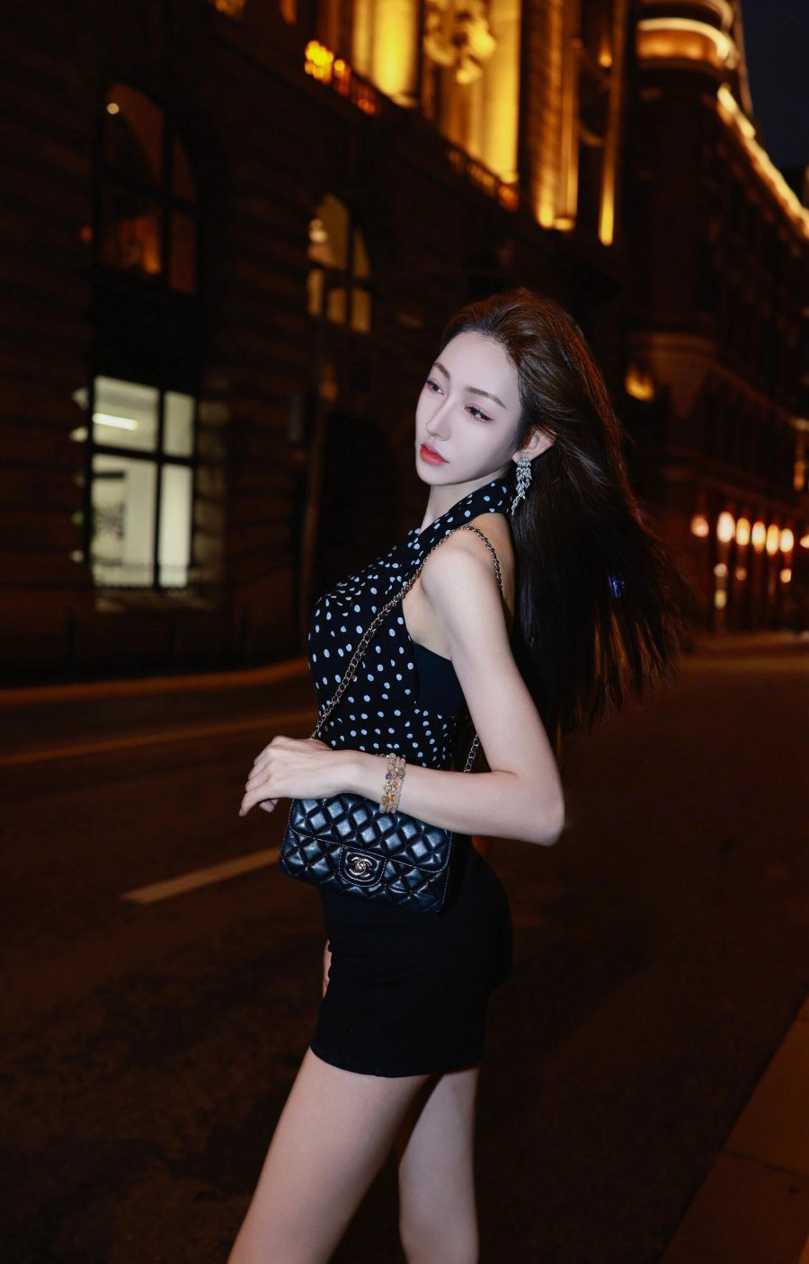 复古时尚夜景街拍美女写真-第6张图片-风享汇
