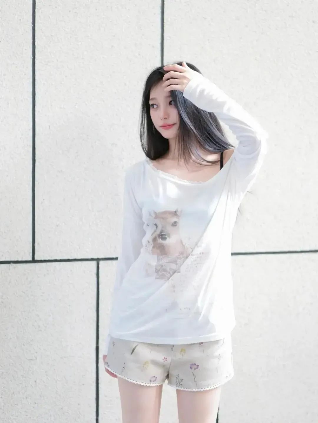小仙女必看！6个拍照姿势解锁温柔美照-第4张图片-风享汇