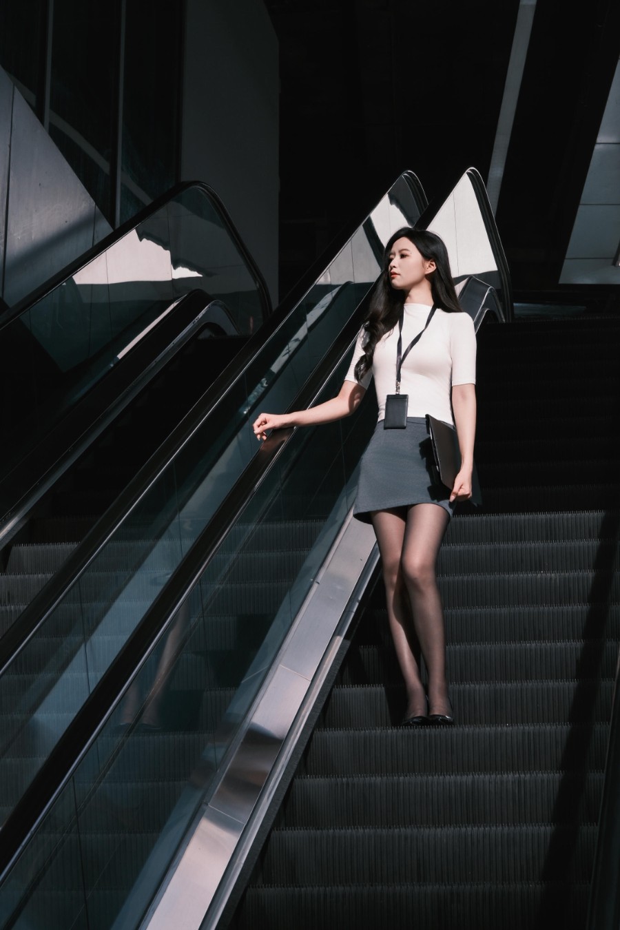 律政俏佳人，职业装美女写真-第5张图片-风享汇