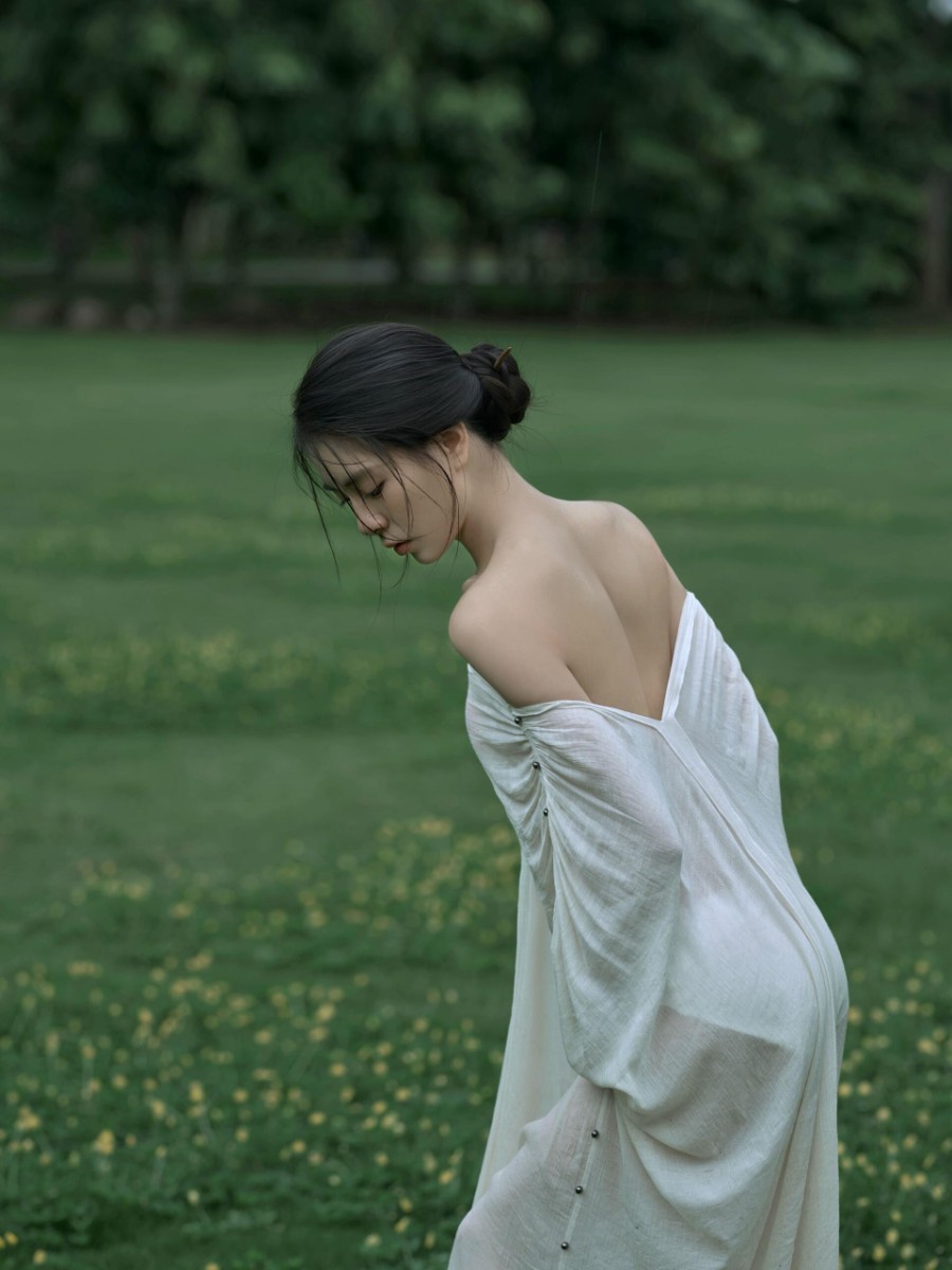 清冷破碎感 ，松弛感美女写真-第5张图片-风享汇