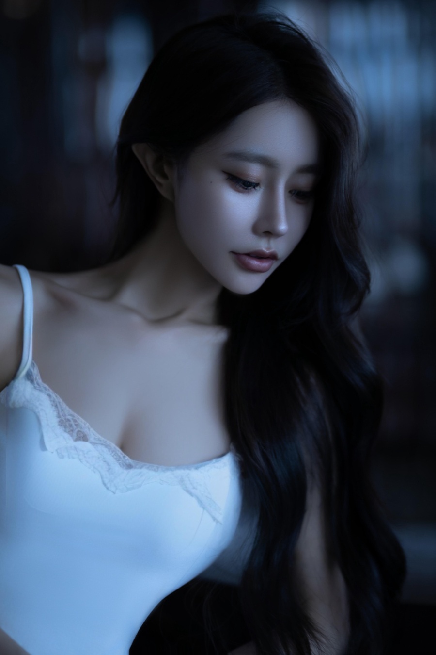 白色吊带下的性感风情，极致诱惑-第5张图片-风享汇